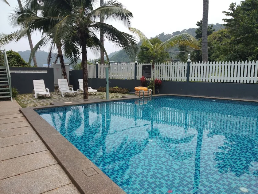 Kolam renang terbuka