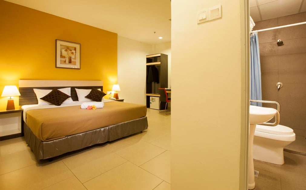 Leo Express Hotel