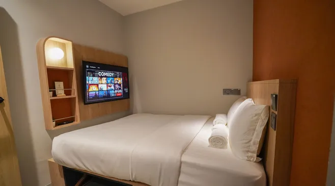 Double Room – Private Bathroom, No Window