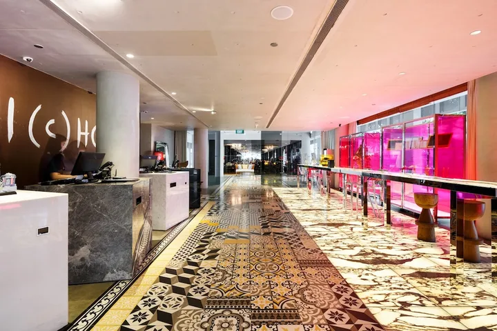 Lobby lounge