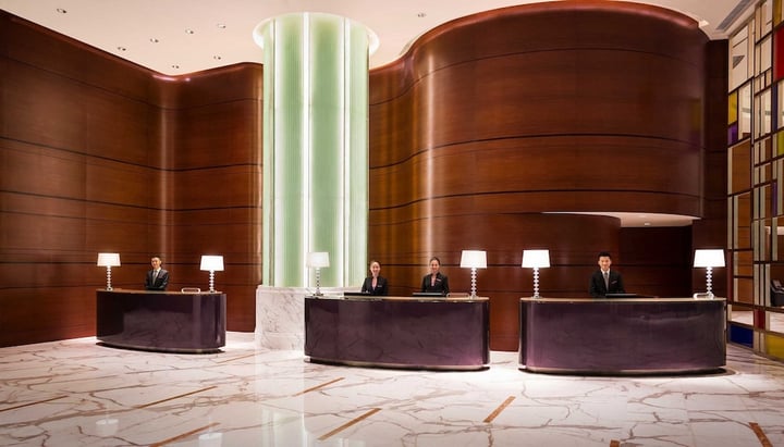Lobby lounge