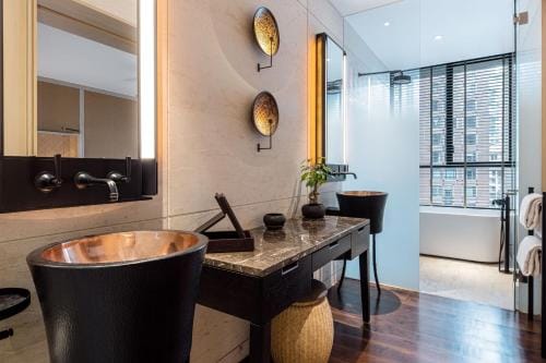Grand King Room