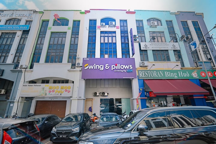 Swing & Pillows @ Kuchai Lama