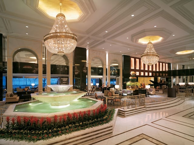 Lobby lounge