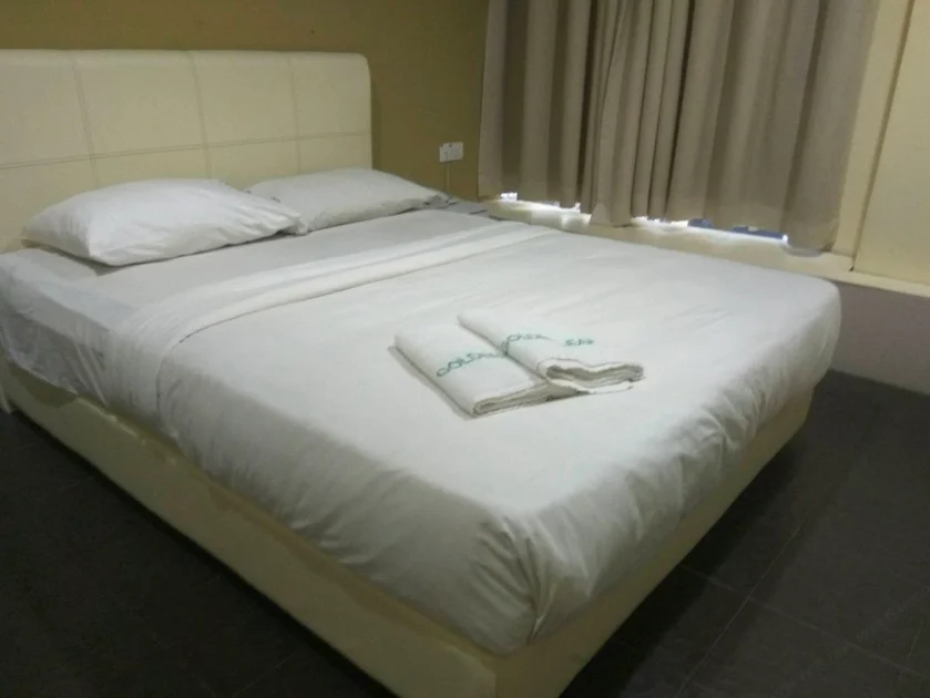 Golden Leaf Boutique Hotel