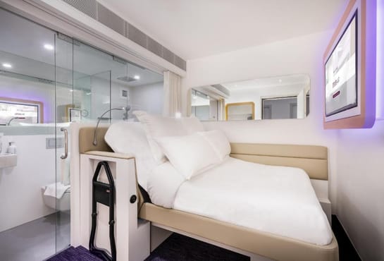 Premium Queen Cabin