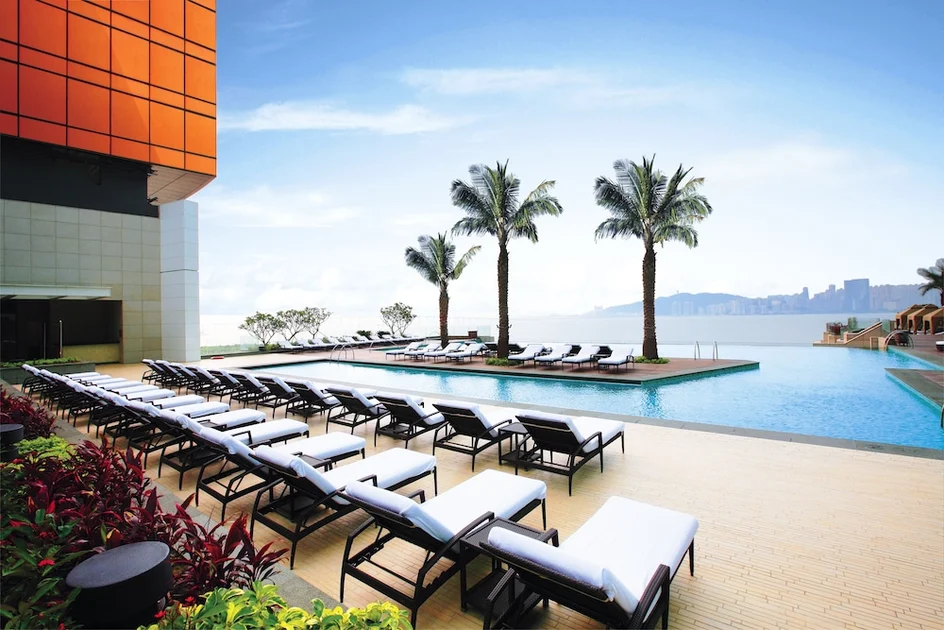 Infinity pool