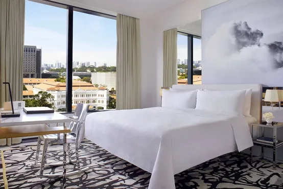 Deluxe Room, 1 King Bed, Non Smoking (Club Deluxe)
