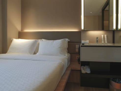 Deluxe Queen Room