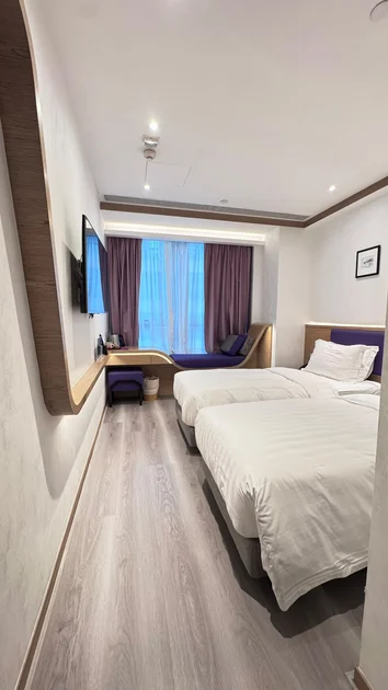 Hotel Purple