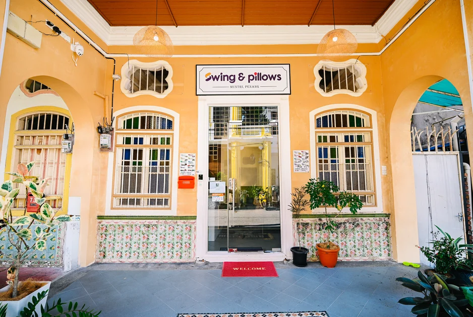 Swing & Pillows @ 75 Chulia St, Georgetown Penang