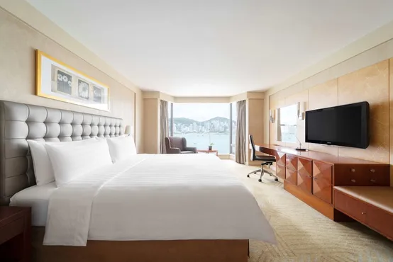 Harbour View Suite with Horizon Club Lounge Access
