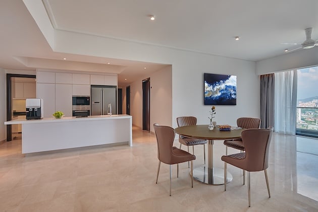 Trillion Suites Hotel