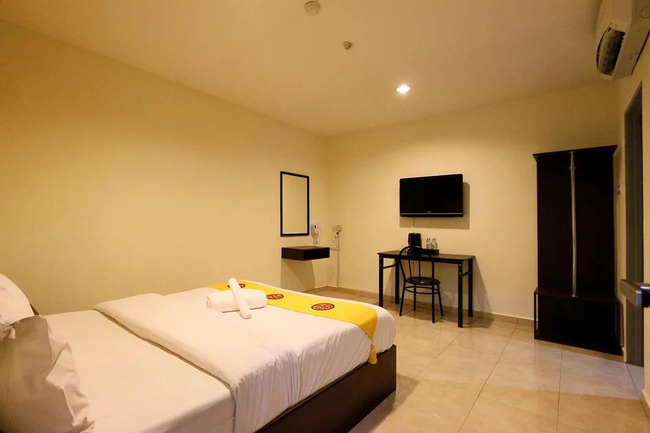 Swing & Pillows @ Golden Roof Hotel Falim, Ipoh (previously Golden Roof Hotel Falim)