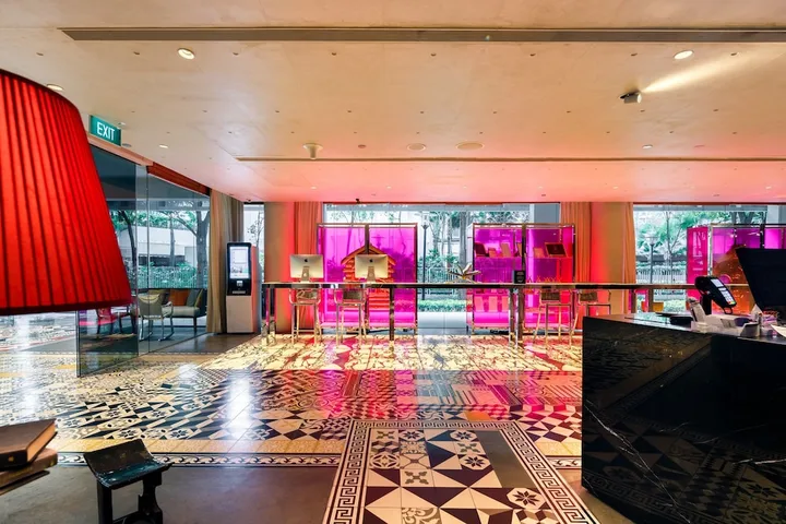 Lobby lounge