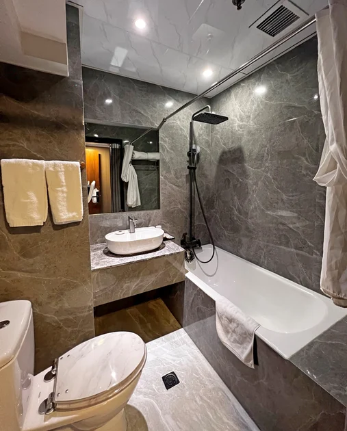 Hennessy Hotel