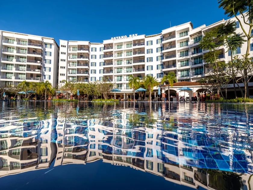 Poolside bar