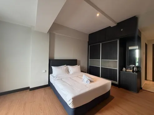 Deluxe Queen Room