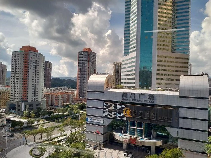 深圳南方联合大酒店(东门老街黄贝岭地铁站店)