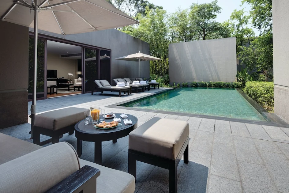 Private pool