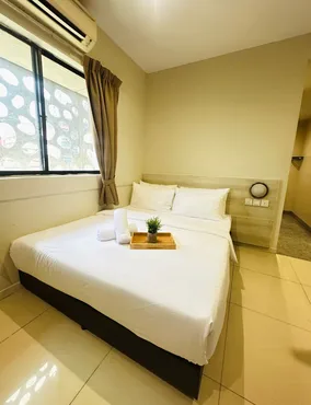 Deluxe Room (Double or 2 Single Beds)