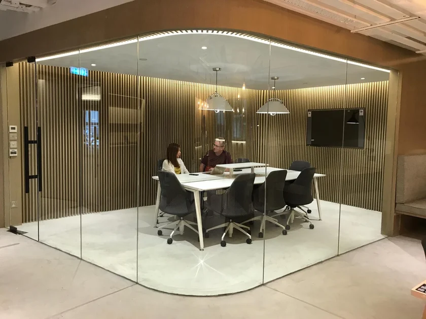 theDesk Strand 50