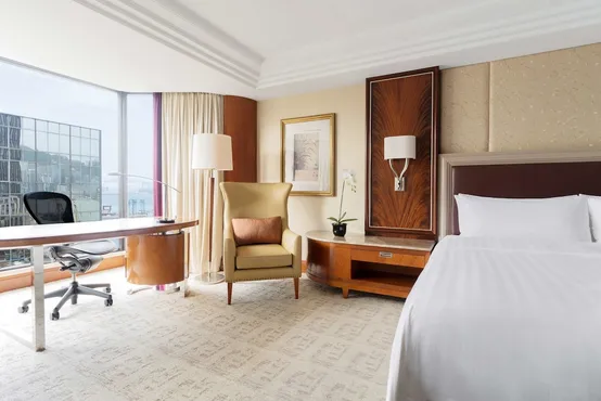 Horizon Club Deluxe Side Harbour View King Room with Club Lounge Access