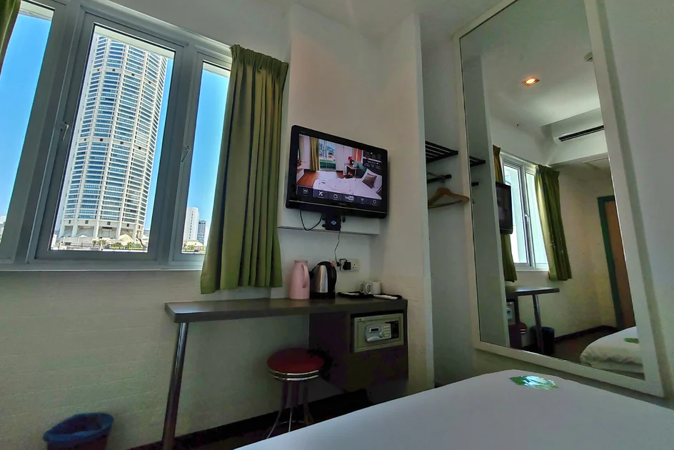 Yan Hotel