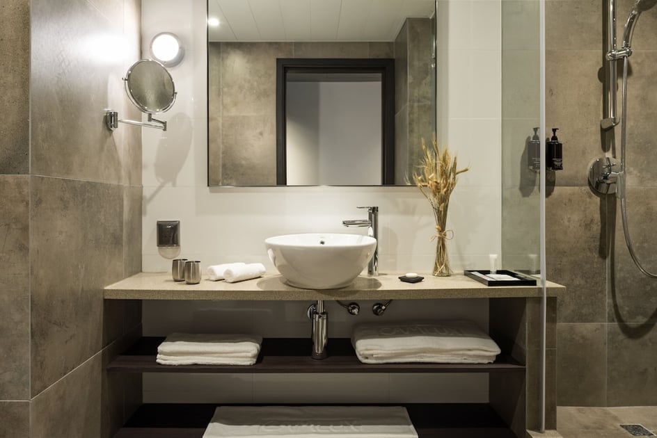 Bathroom sink