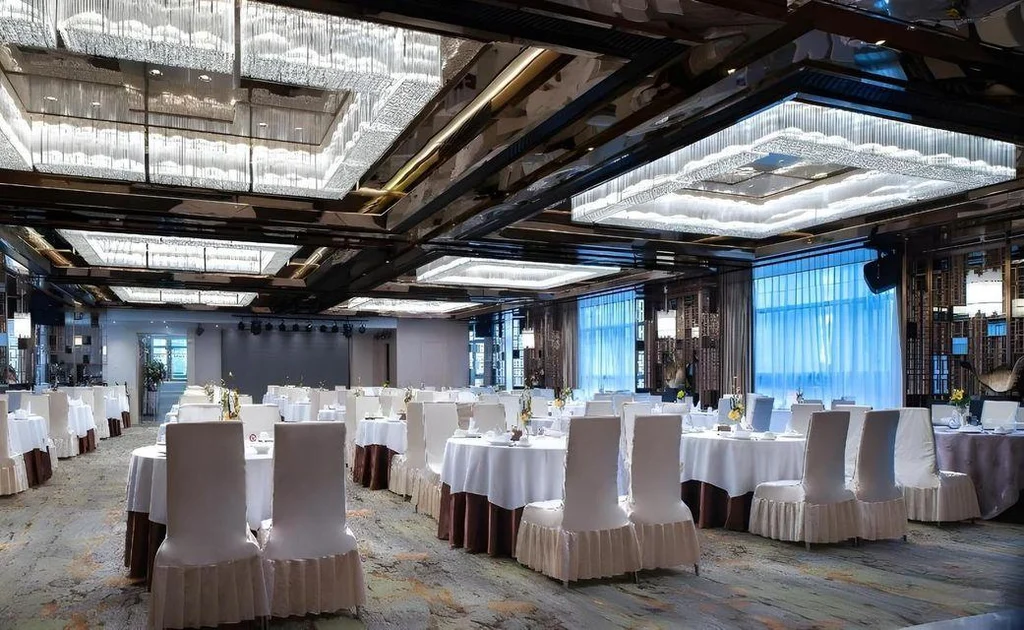 Shenzhen Huaqiang Plaza hotel (Huaqiangbei Metro Station)