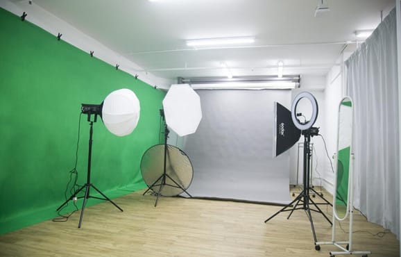 Meeting Room - Medium