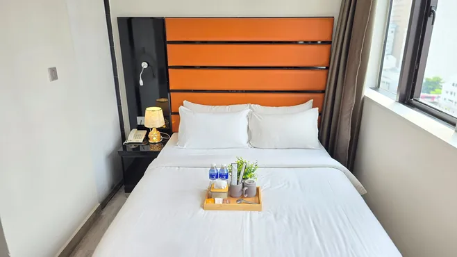 Deluxe Queen Room