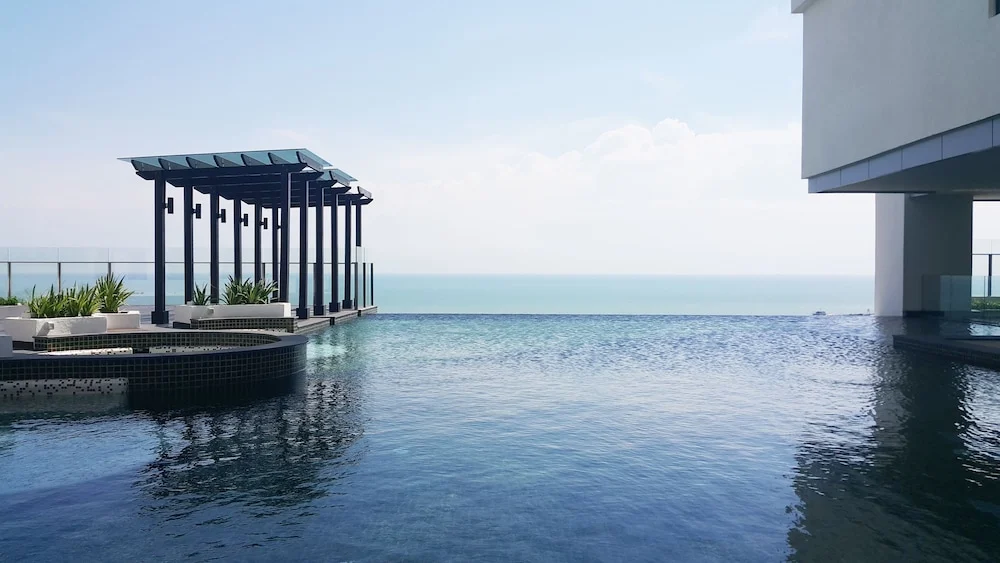 Kolam infiniti