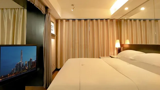 Business Queen Suite