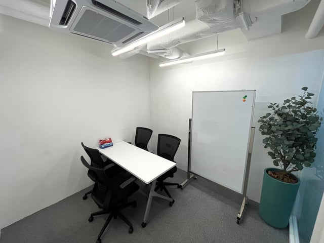 theDesk Strand 50