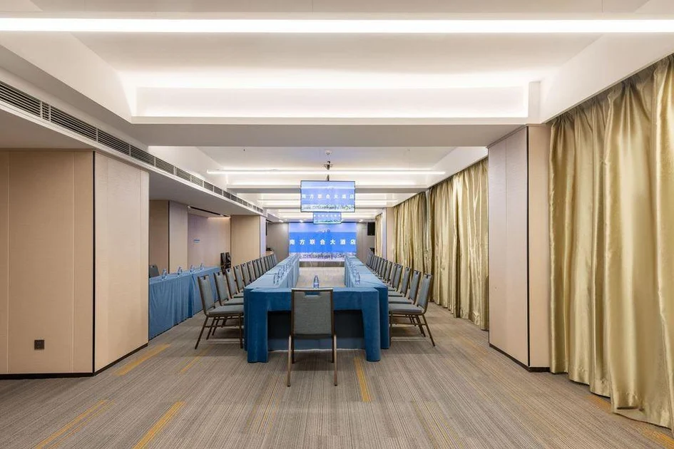 深圳南方联合大酒店(东门老街黄贝岭地铁站店)