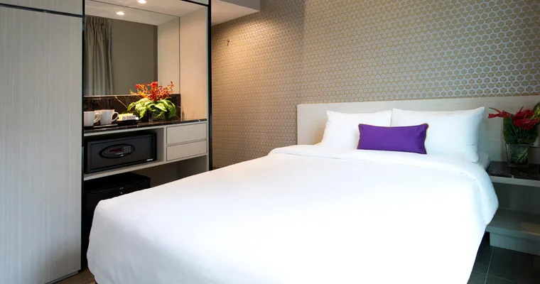 V Hotel Bencoolen