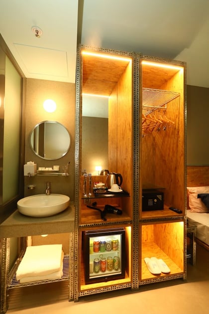 Bathroom sink