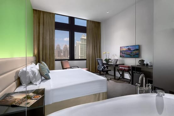 Executive Club King or Twin Room + Free Parking