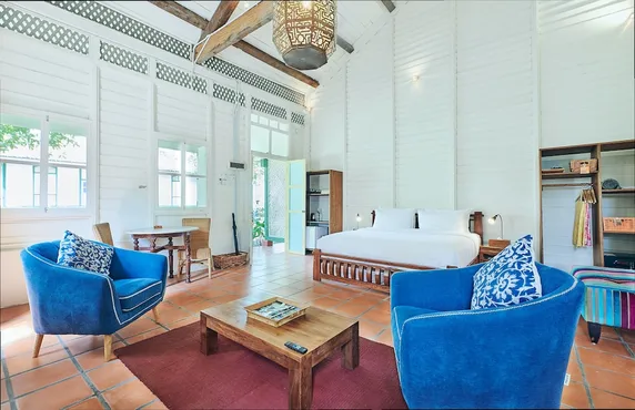 Double Bedroom Suite with Private Garden - Estate House 5