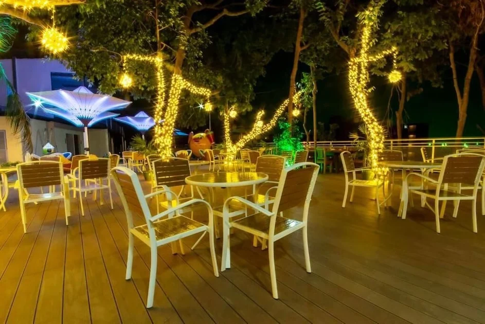 Tempat makan luar
