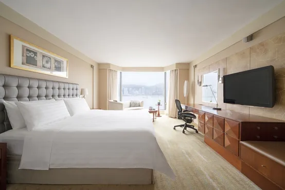 Horizon Club Deluxe Harbour View King Room with Club Lounge Access