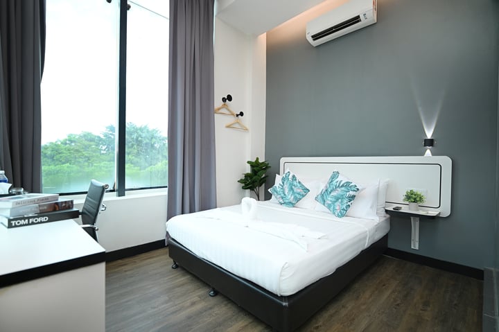 Swing & Pillows @ Kota Kemuning Selangor (Formerly known as NueVo Boutique Hotel)