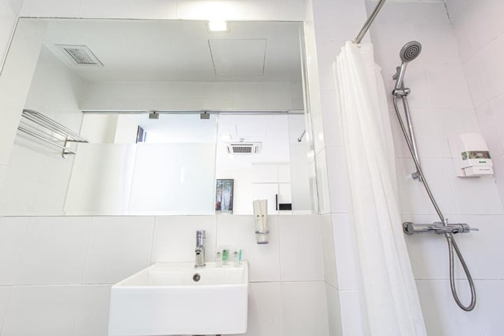 Q Loft Hotels@Mackenzie