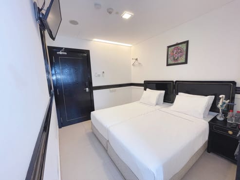 Superior Twin Room with Window