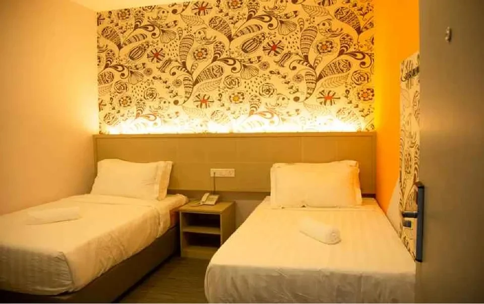 THE CROWN HOTEL @ KLIA