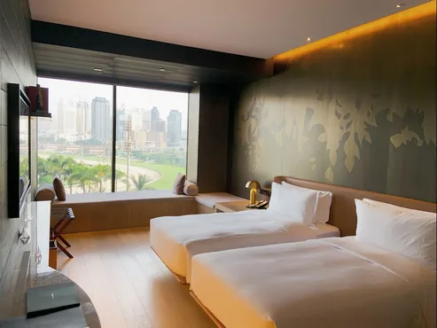 Deluxe Jockey Club View Twin Room