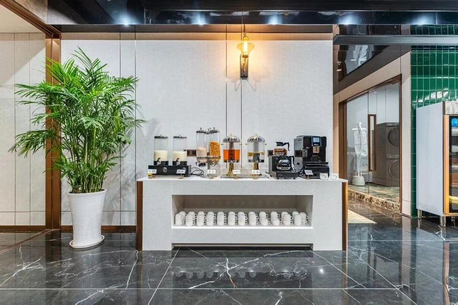 卓邦酒店(深圳国贸地铁站店)
