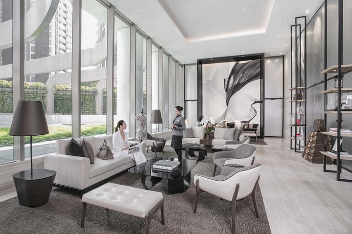 Lobby lounge