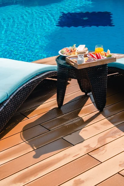 Poolside bar